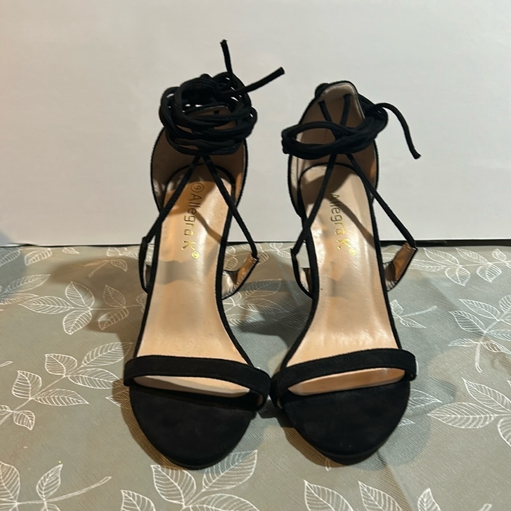 Ladies size 9 sandal heels. Never worn. Allegra K.